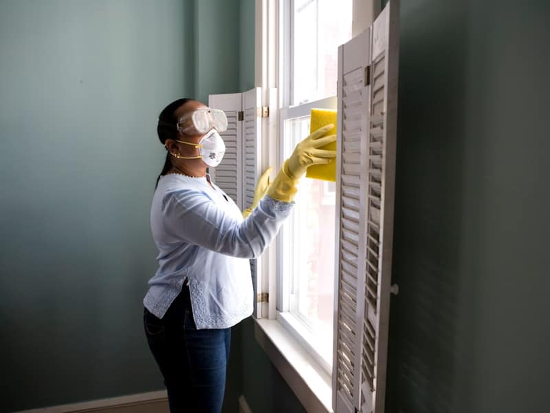 Streifenfrei gereinigte Fensterfront (Beispielbild)